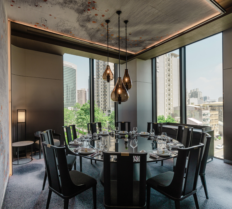 ALL_fac_dining_24L31_szT2ZX9eYS