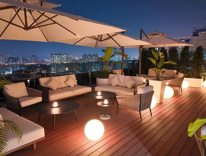 Rooftop Bar 22