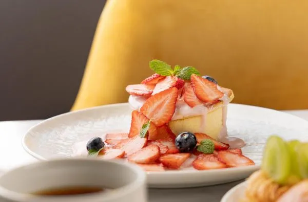Nikko Club Lounge｜Seasonal Fruit Pancake
