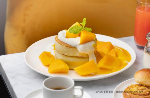 行政尊寵｜季節水果厚鬆餅